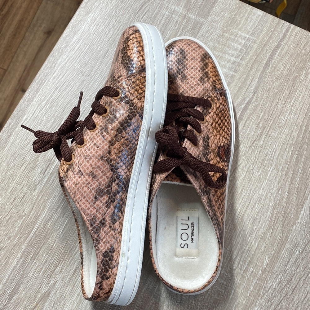SOUL Naturalizer Kemper Mule Slip-On snake print Sneakers - Picture 6 of 9